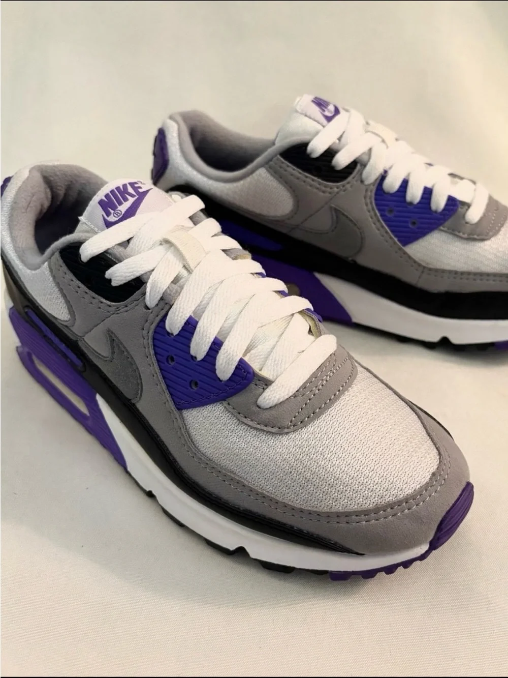Nike Air Max 90 ‘Hyper Grape Sneakers
